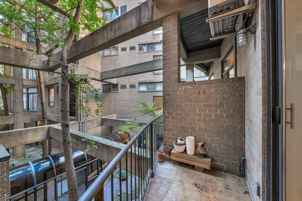 130 Barrow Street 209 W. Greenwich Village New York NY 10014
