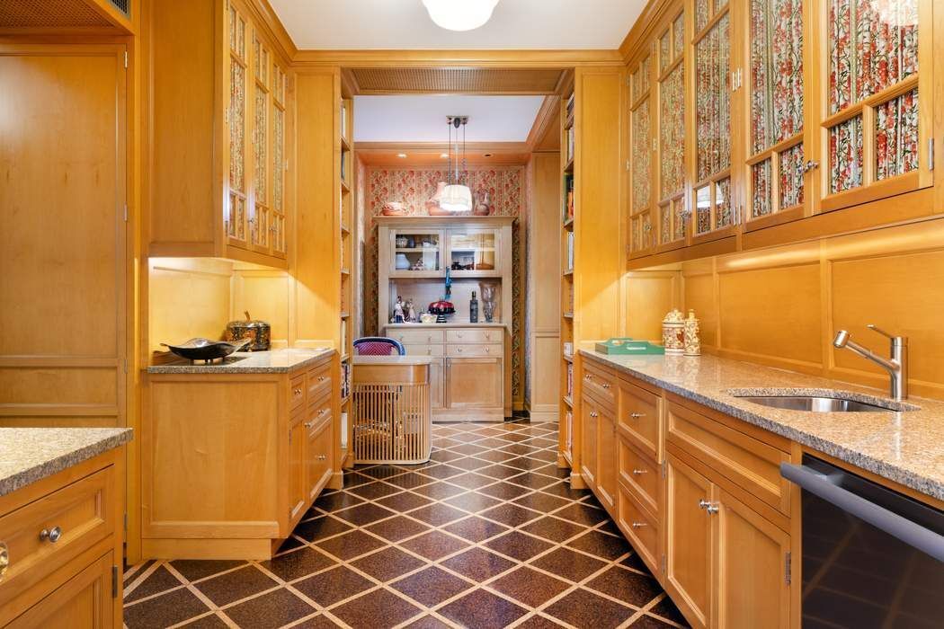 720 Park Avenue 10A Upper East Side New York NY 10021