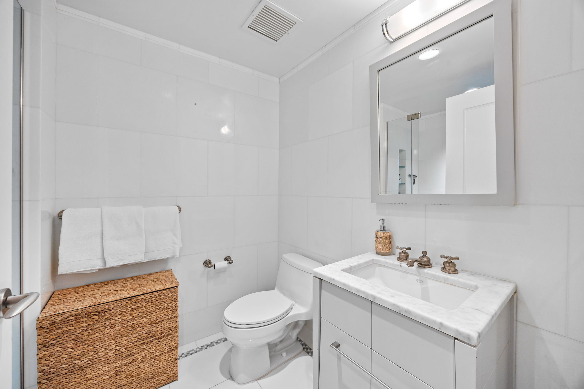 140 East 63rd Street 5DG Upper East Side New York NY 10065