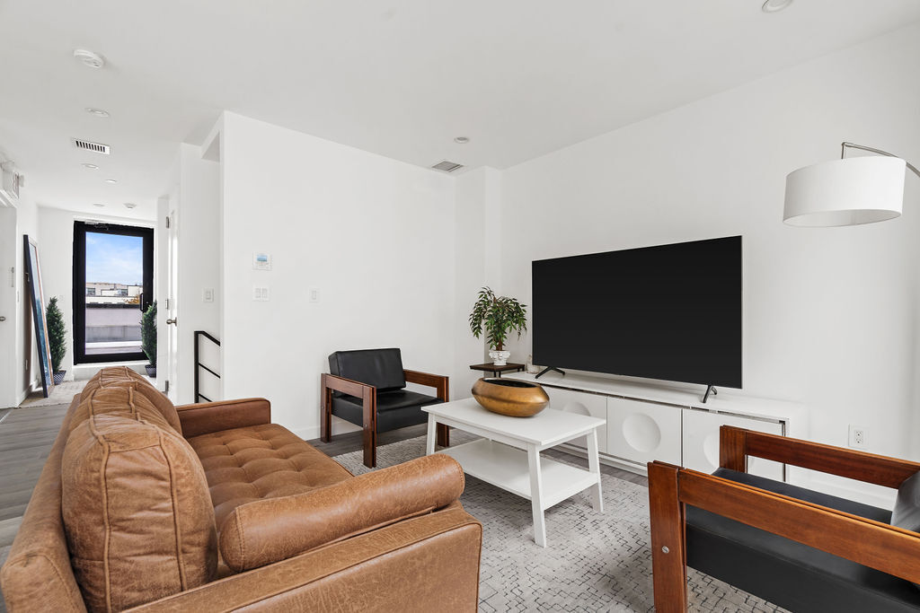 5-18 51st Avenue Hunters Point Queens NY 11101