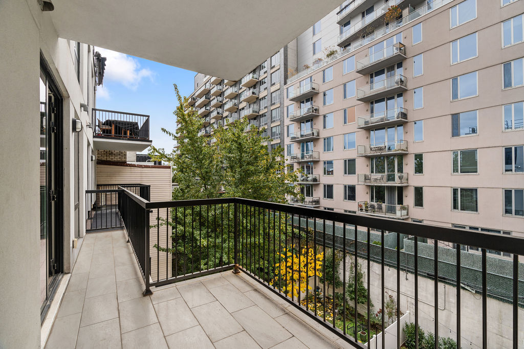 5-18 51st Avenue Hunters Point Queens NY 11101