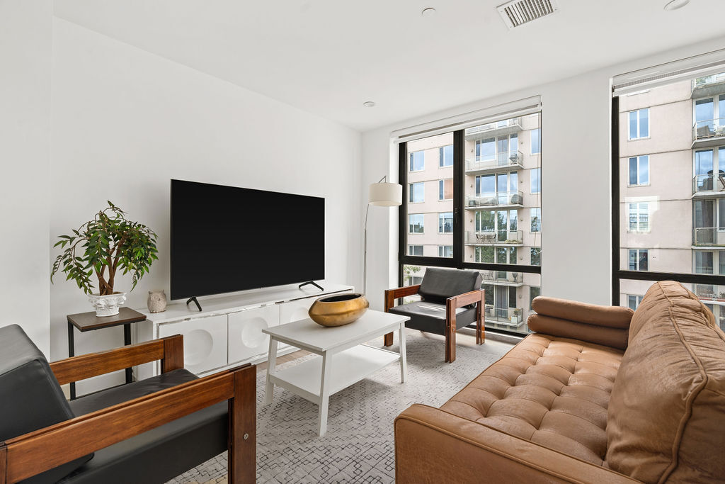 5-18 51st Avenue Hunters Point Queens NY 11101