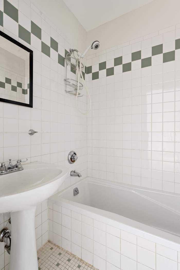 529 East 12th Street E5E7 E. Greenwich Village New York NY 10009