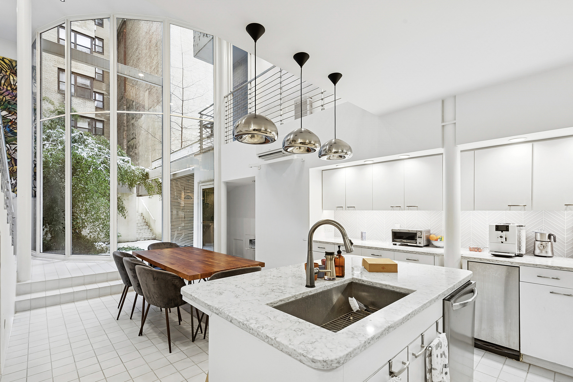 22 East 81st Street 1 Upper East Side New York NY 10028