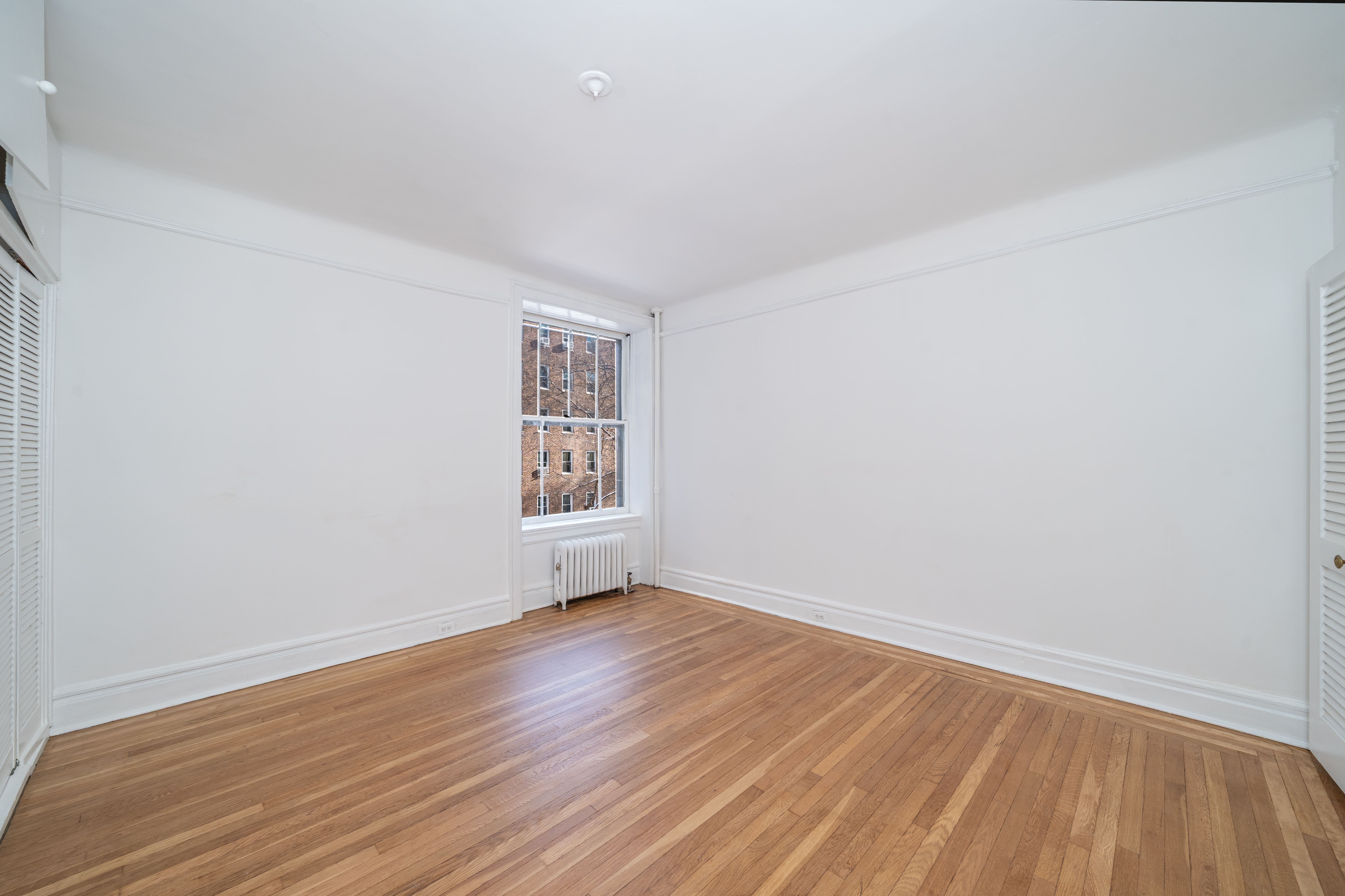 35-27 80th Street 32 Jackson Heights Queens NY 11372