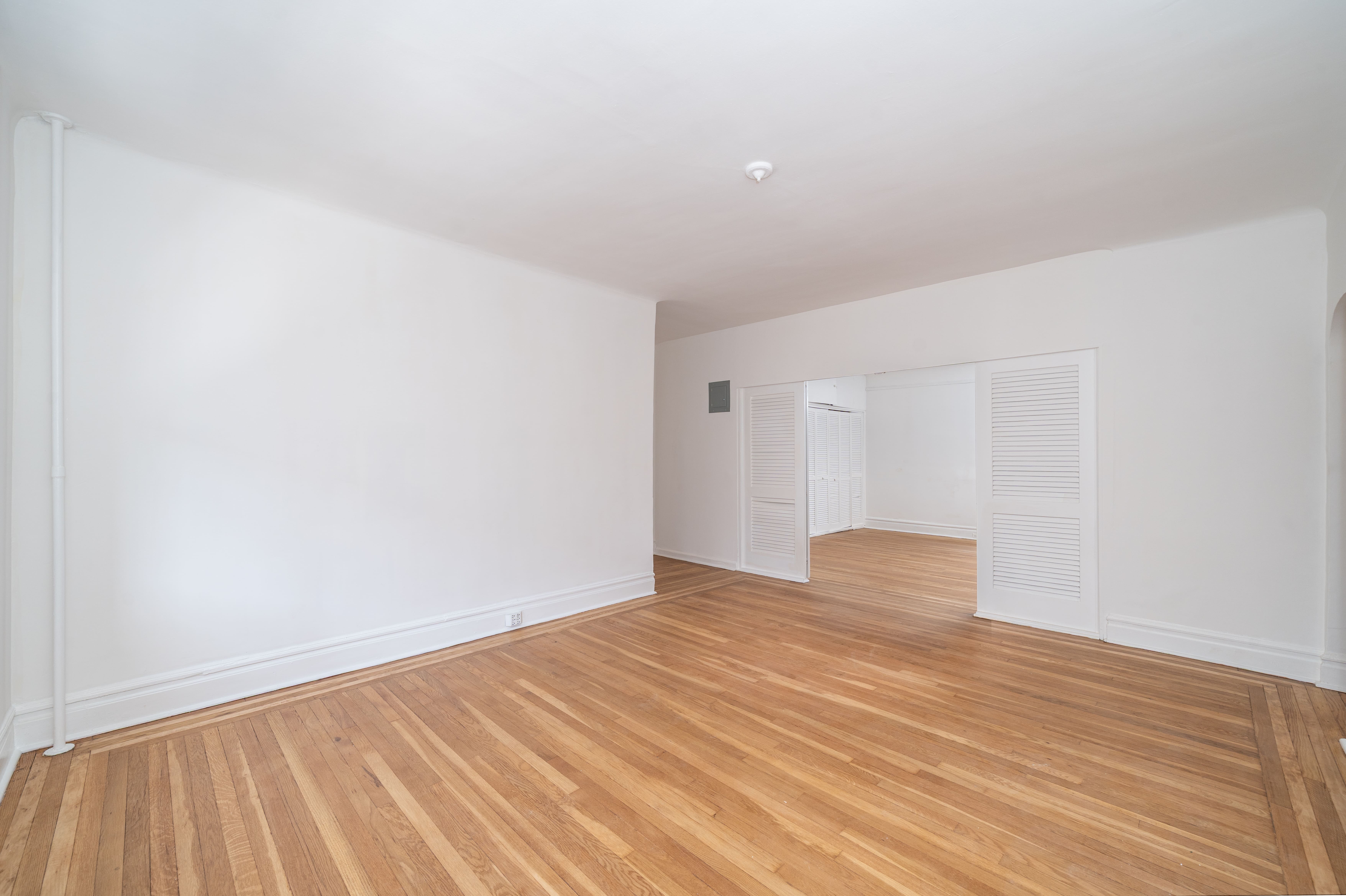 35-27 80th Street 32 Jackson Heights Queens NY 11372