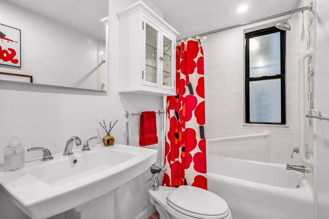 1230 Park Avenue 6A Carnegie Hill New York NY 10128