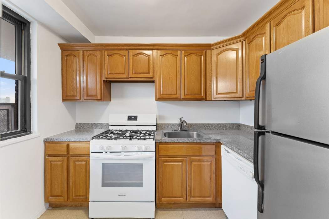 4705 Henry Hudson Parkway West 15G Riverdale Bronx NY 10471