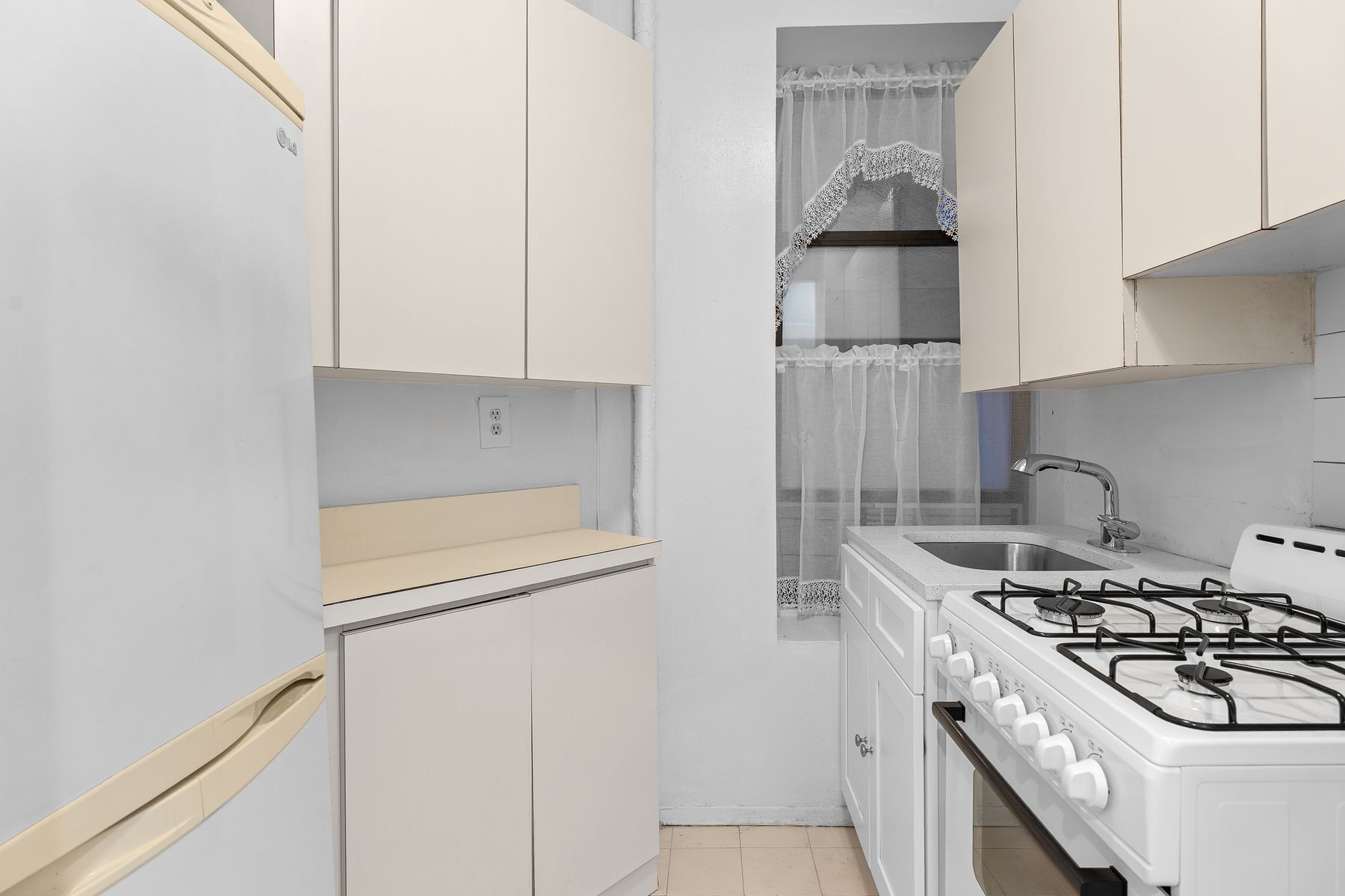 246 East 51st Street 7 Turtle Bay New York NY 10022