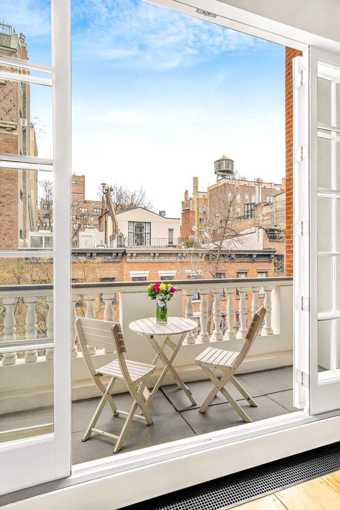 52 West 9th Street Greenwich Village New York NY 10011