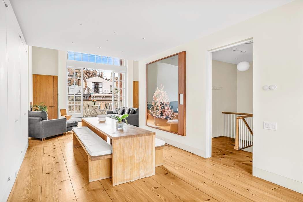 52 West 9th Street Greenwich Village New York NY 10011