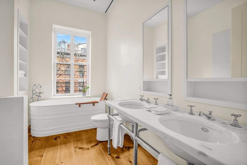 52 West 9th Street Greenwich Village New York NY 10011