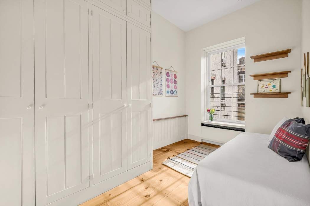 52 West 9th Street Greenwich Village New York NY 10011