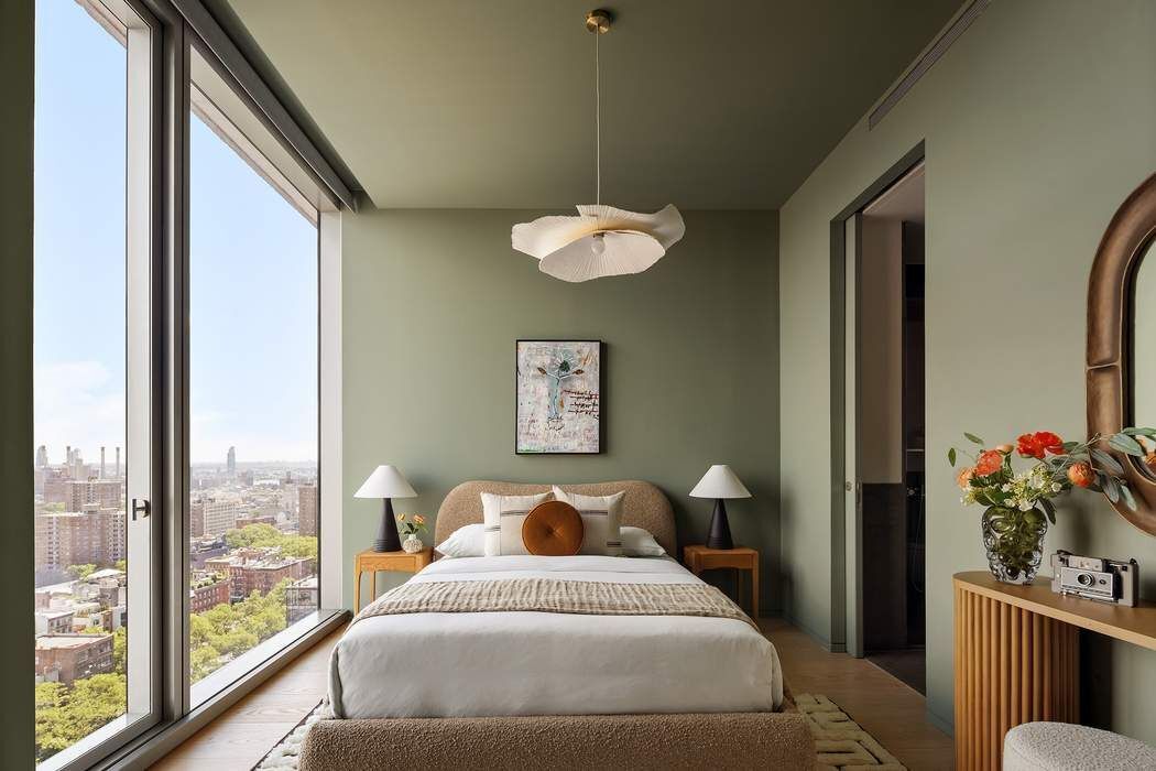 215 Chrystie Street 28E Lower East Side New York NY 10002
