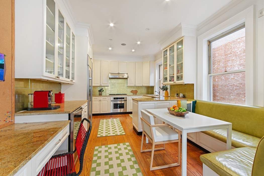 1326 Madison Avenue 64/61 Carnegie Hill New York NY 10128