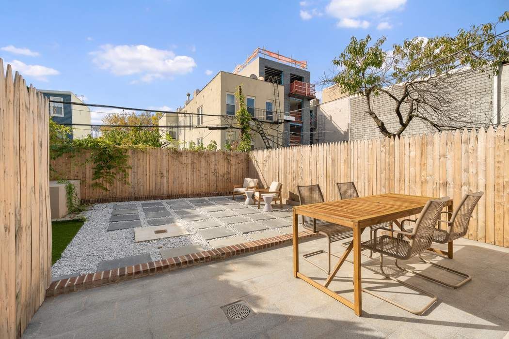 216 20th St UNIT&nbsp;1B, Brooklyn, NY, 11232