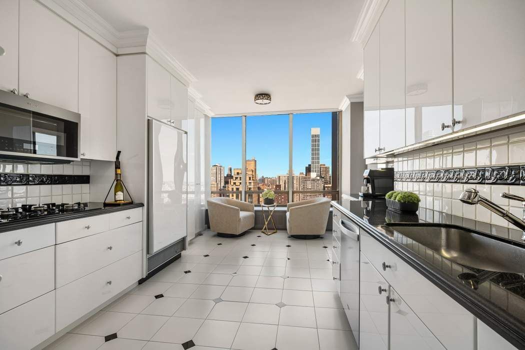 860 United Nations Plaza PH 37/38B Beekman Place New York NY 10017