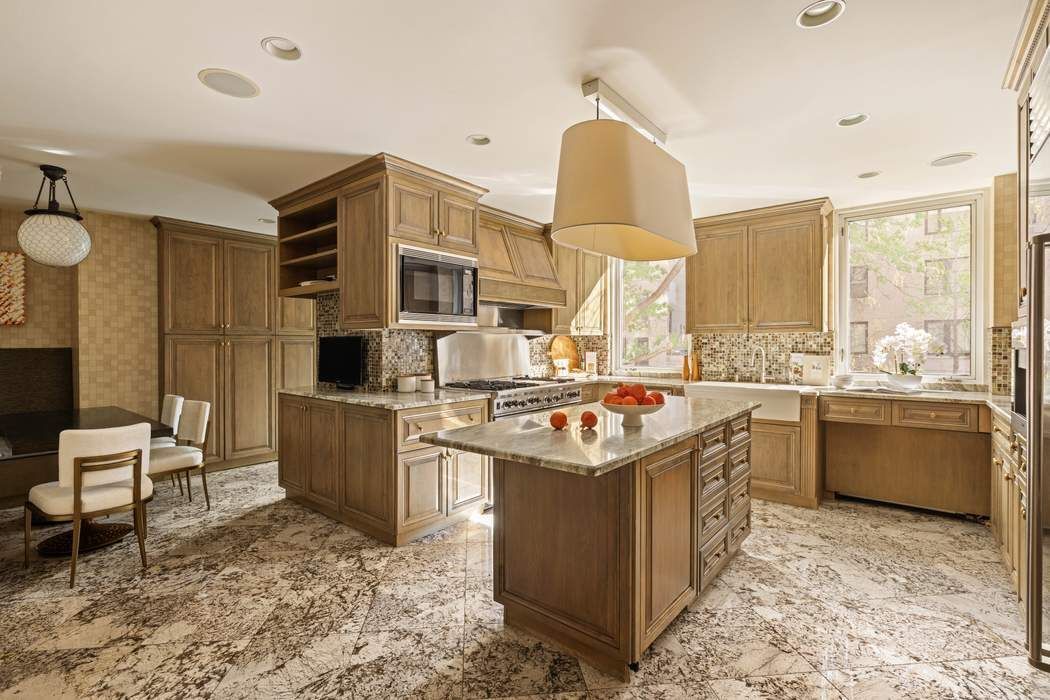 21 East 87th Street Carnegie Hill New York NY 10128