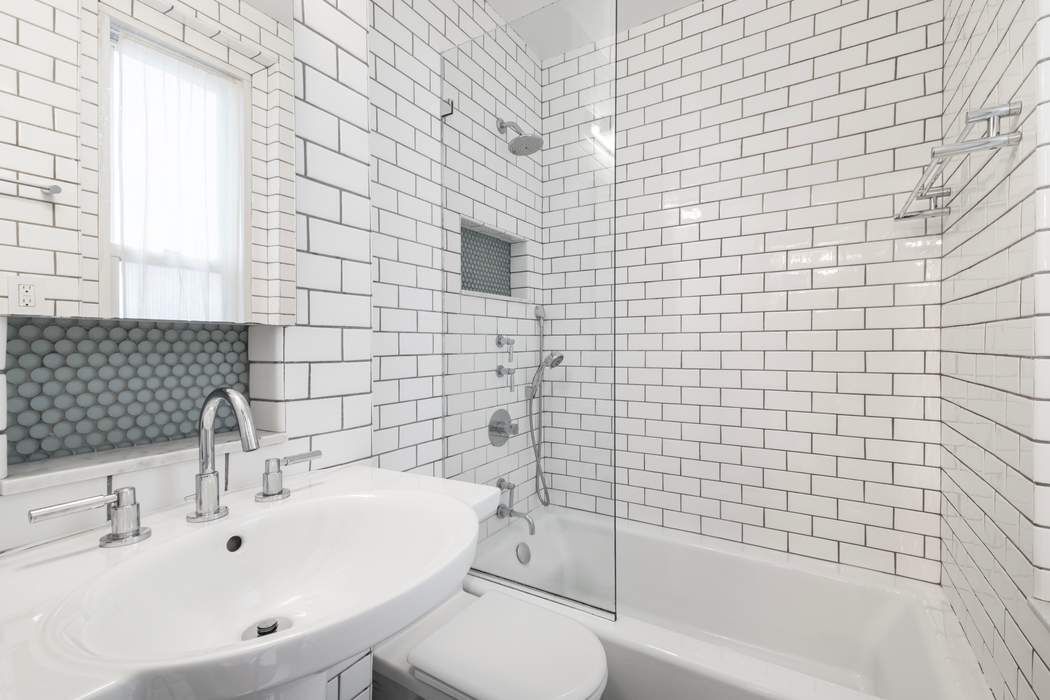 16 West 77th Street 5E Upper West Side New York NY 10024