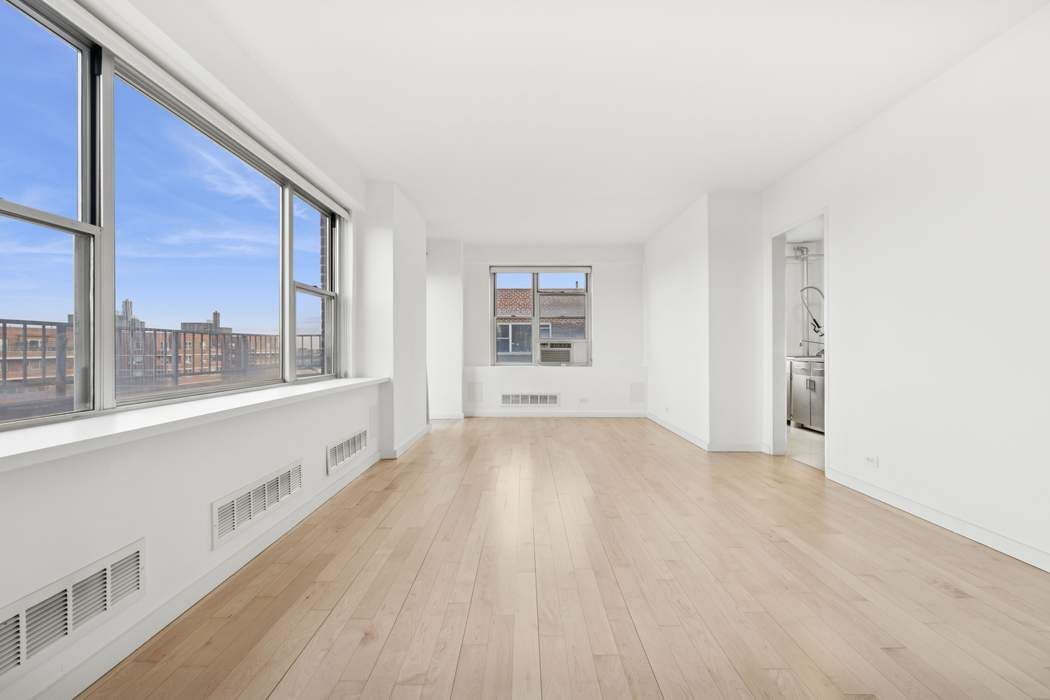 568 Grand Street J2004 Lower East Side New York NY 10002