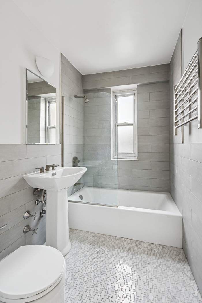 568 Grand Street J2004 Lower East Side New York NY 10002