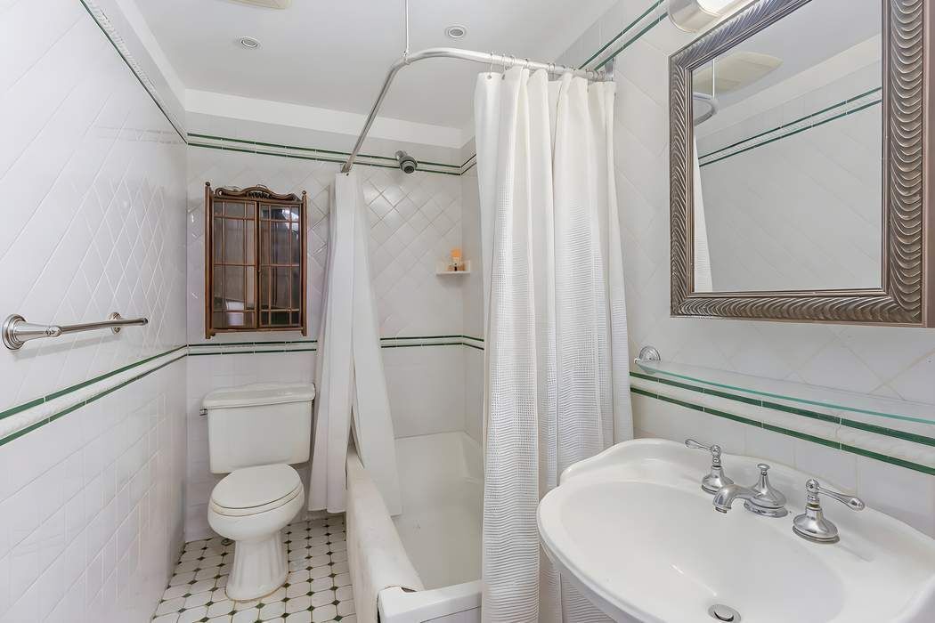 25 East 86th Street 9G Carnegie Hill New York NY 10028