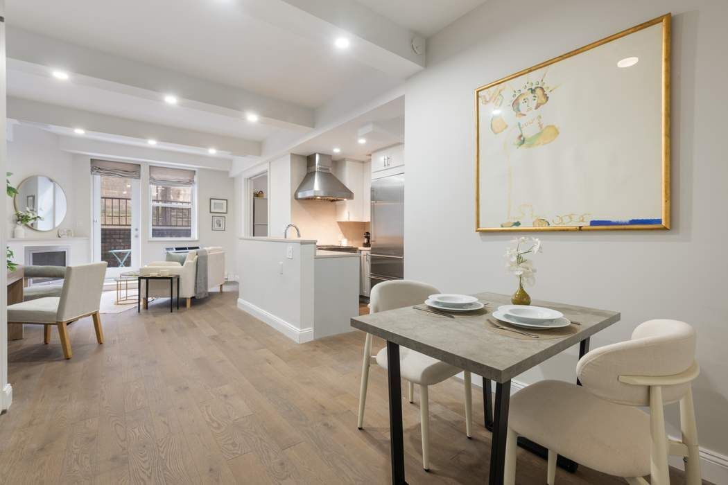 64 East 94th Street 1G Carnegie Hill New York NY 10128