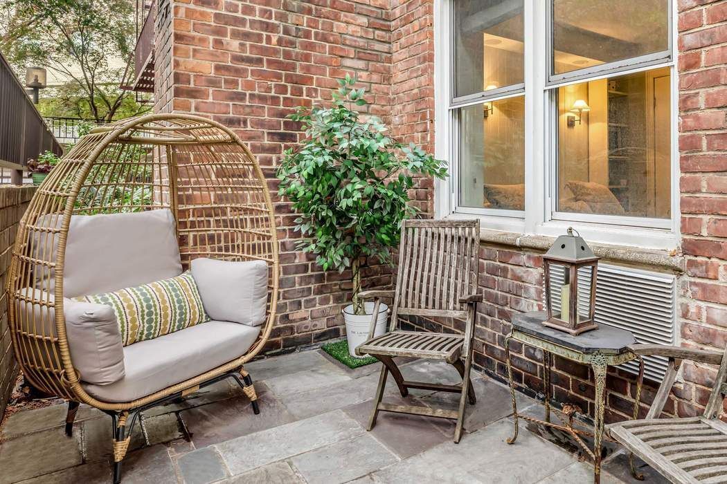 64 East 94th Street 1G Carnegie Hill New York NY 10128