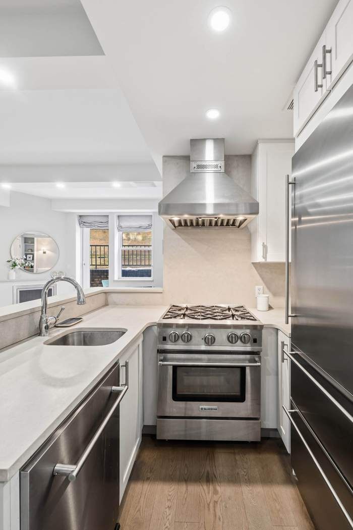 64 East 94th Street 1G Carnegie Hill New York NY 10128