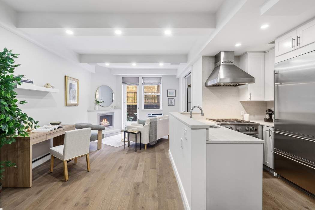 64 East 94th Street 1G Carnegie Hill New York NY 10128