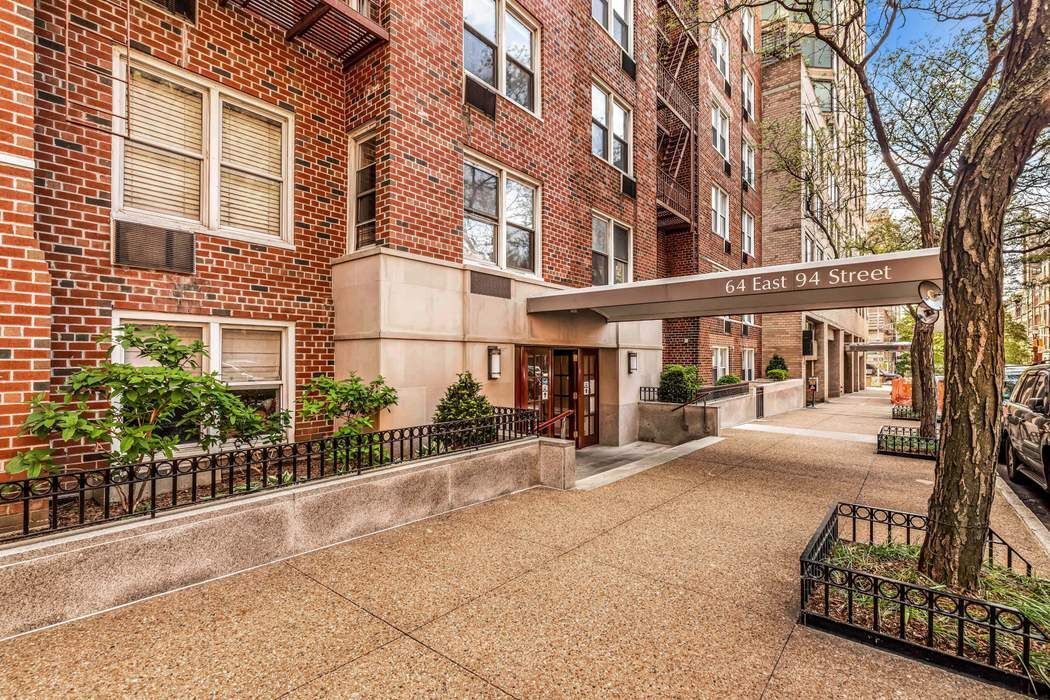 64 East 94th Street 1G Carnegie Hill New York NY 10128