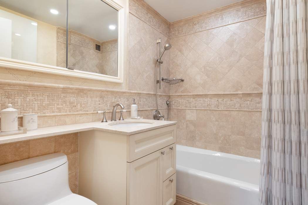 35 Sutton Place 10E Sutton Place New York NY 10022