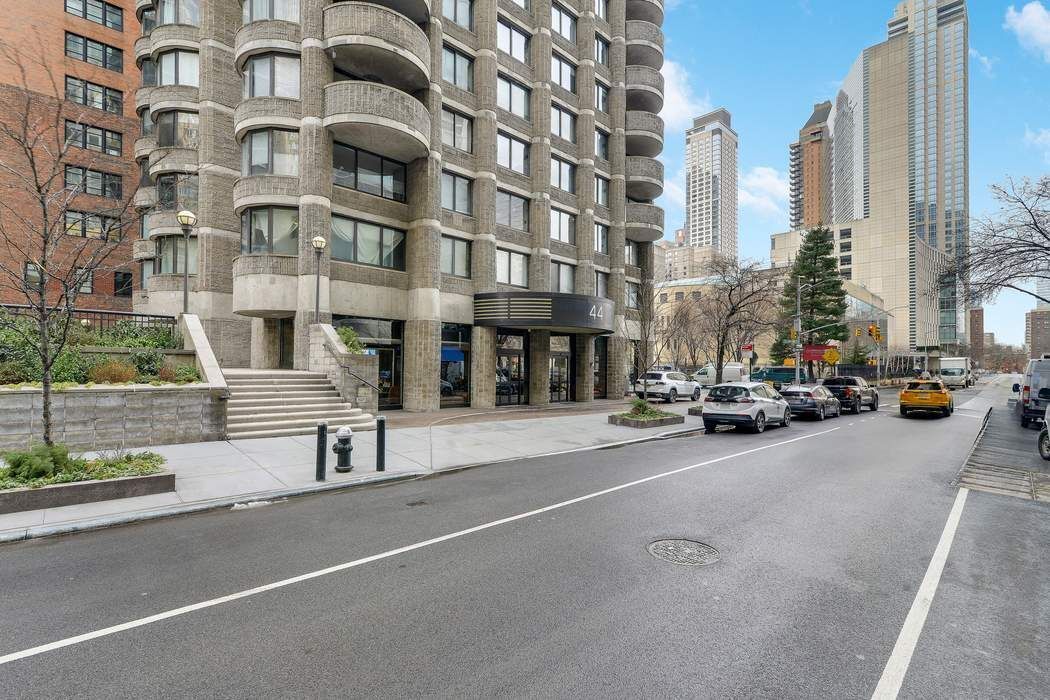 44 West 62nd Street 28C Lincoln Square New York NY 10023