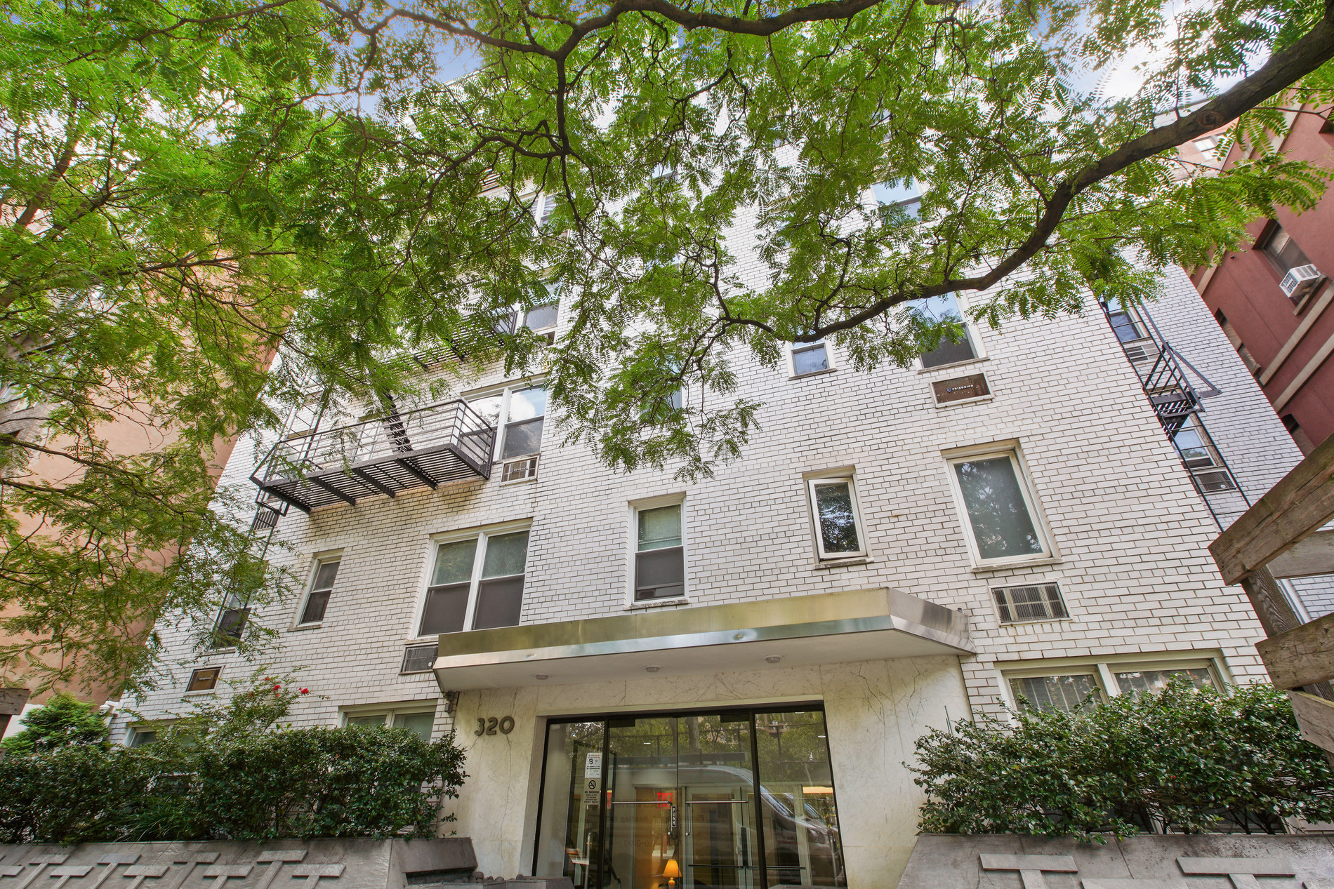 320 East 35th Street Murray Hill New York NY 10016