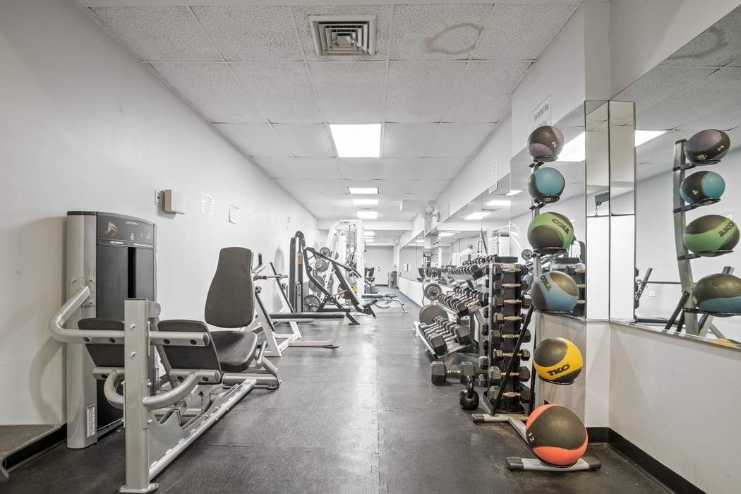 2 South End Avenue 8W Battery Park City New York NY 10280