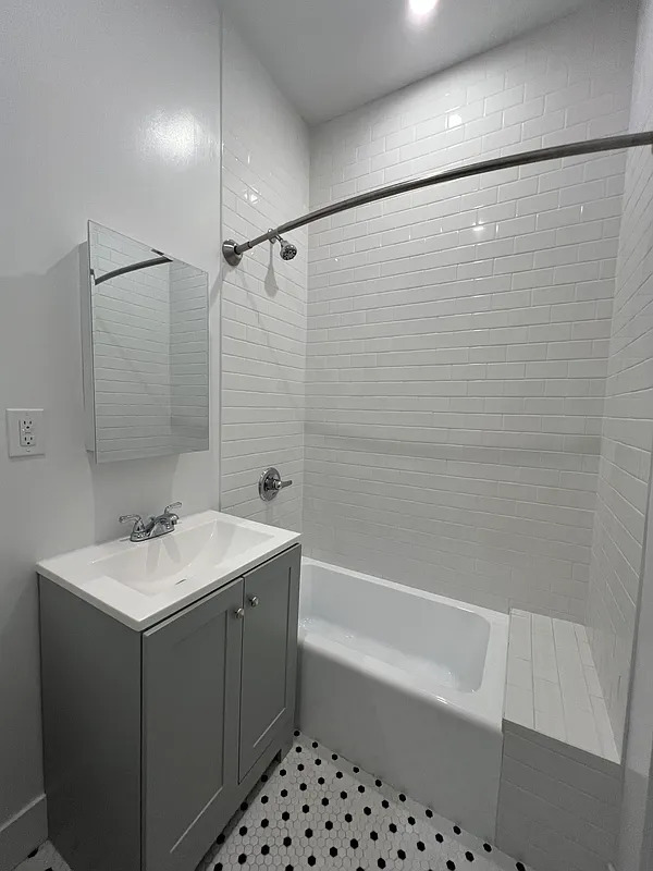 21-48 45th Avenue 1B Long Island City Queens NY 11101