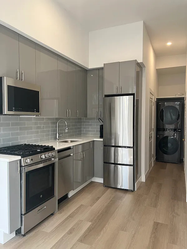 21-48 45th Avenue 1B Long Island City Queens NY 11101