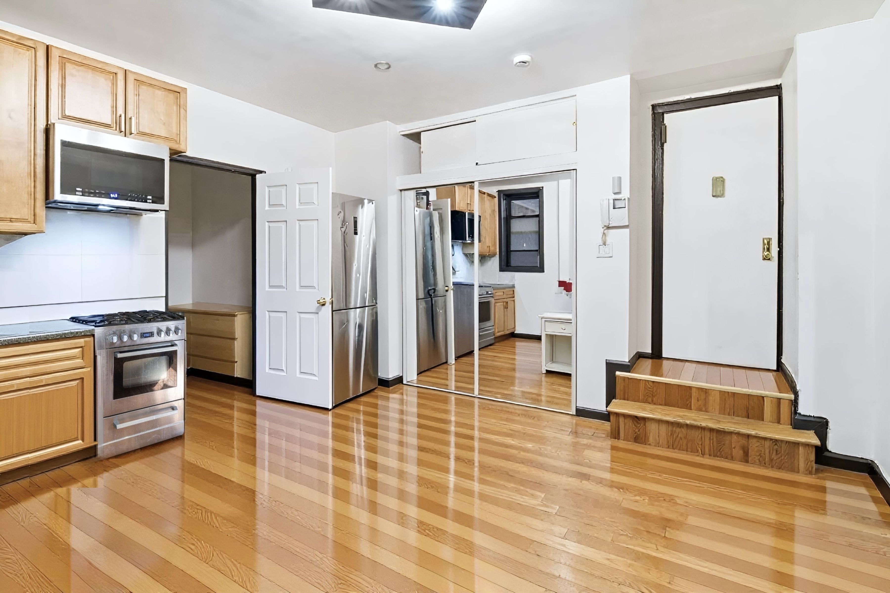 21-38 35th Street 1C Steinway-Ditmars Queens NY 11105