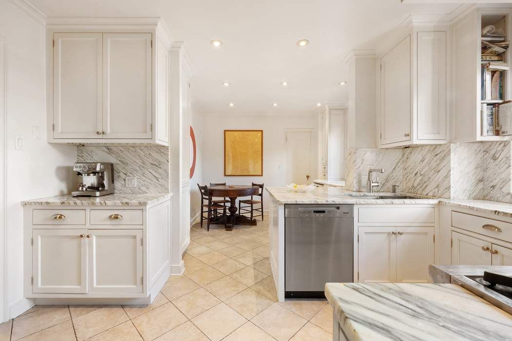 215 East 72nd Street Upper East Side New York NY 10021