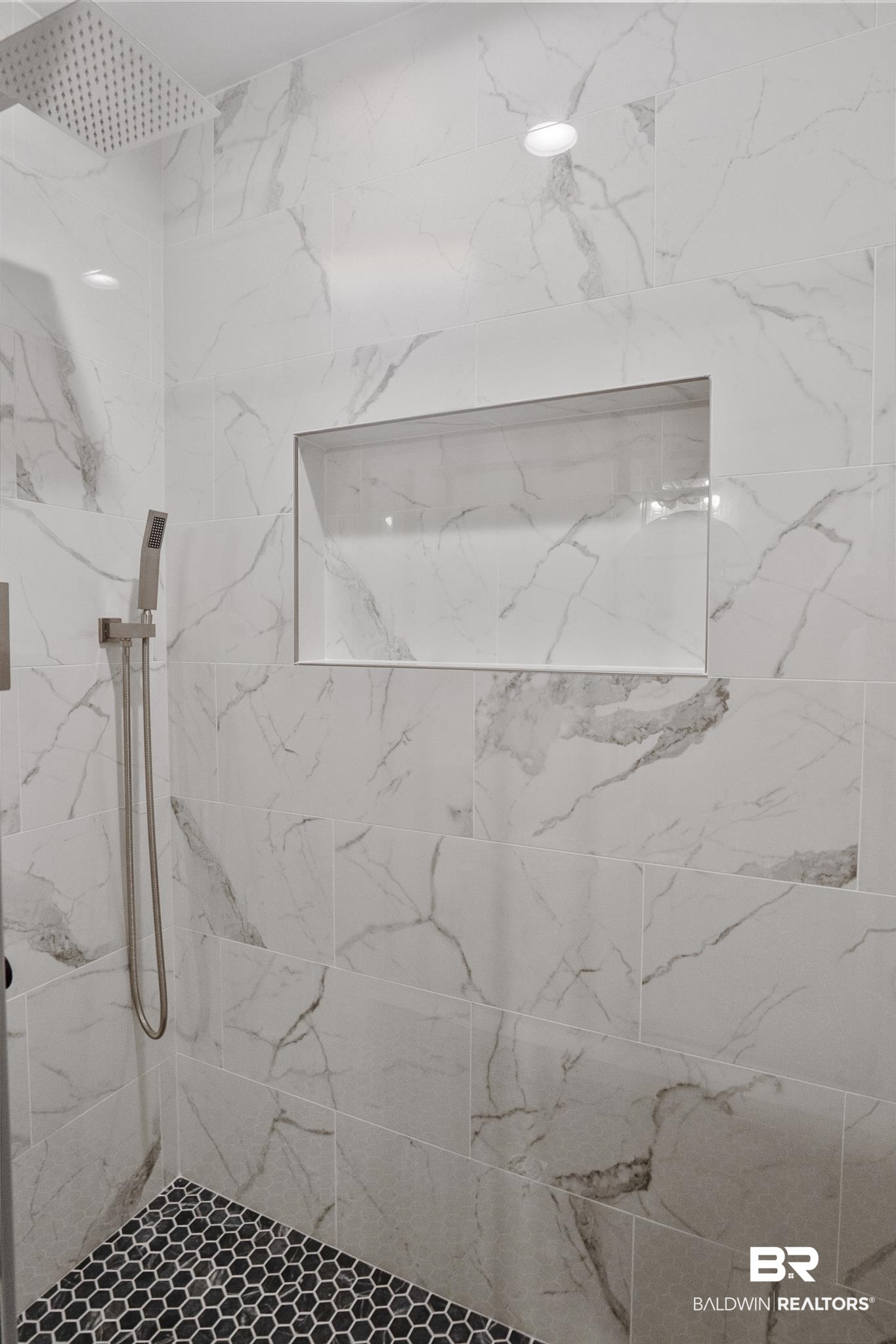 383705 | Photo 20