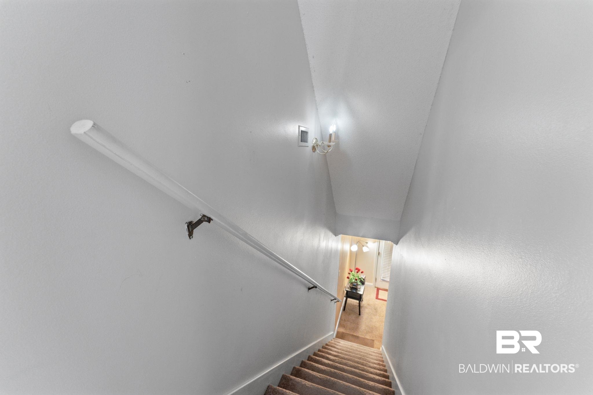 390060 | Photo 25