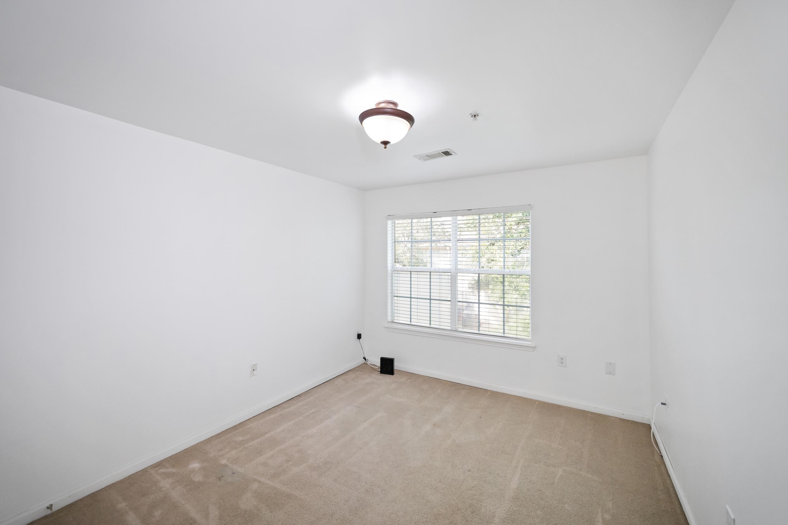 385087 | Photo 23