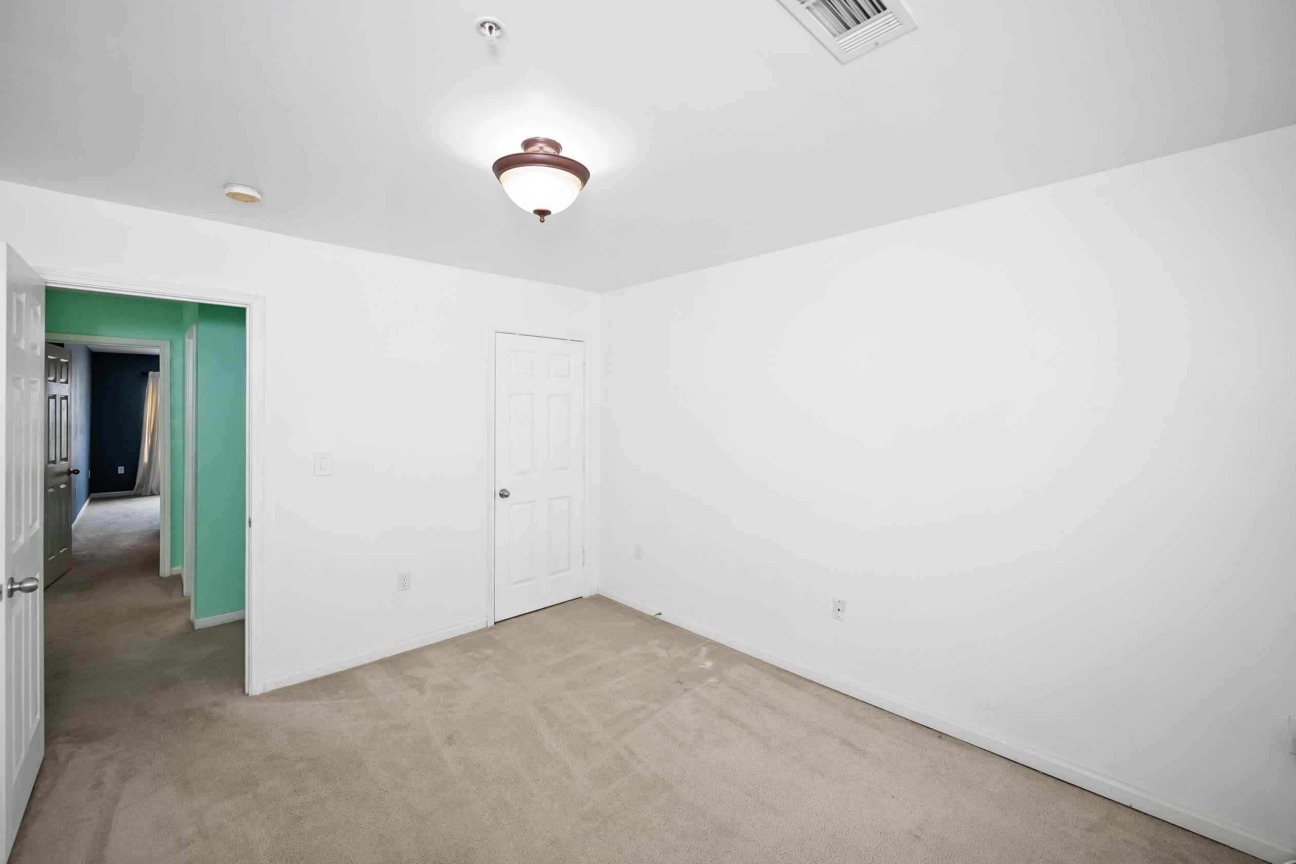 385087 | Photo 24