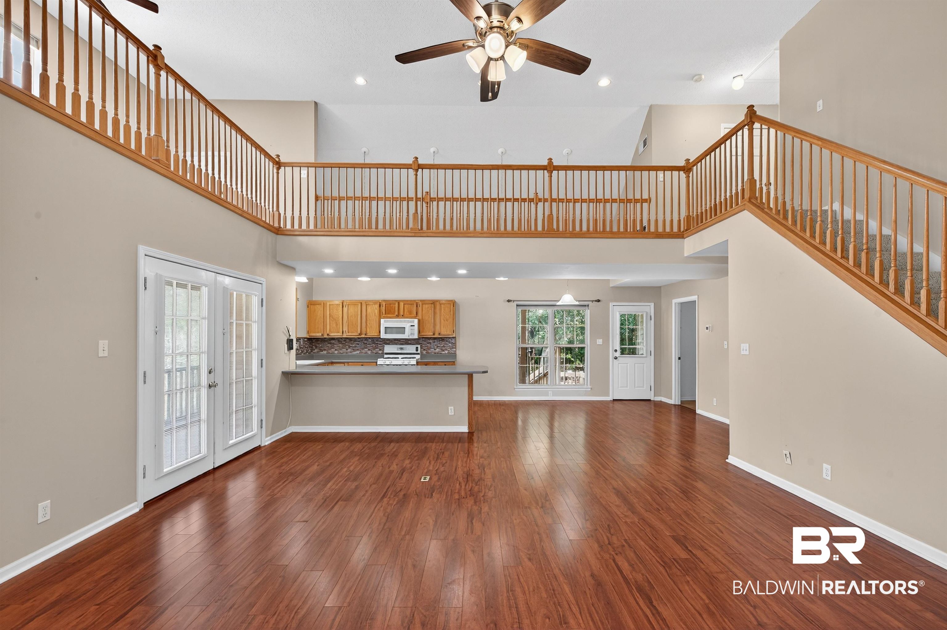 389978 | Photo 22