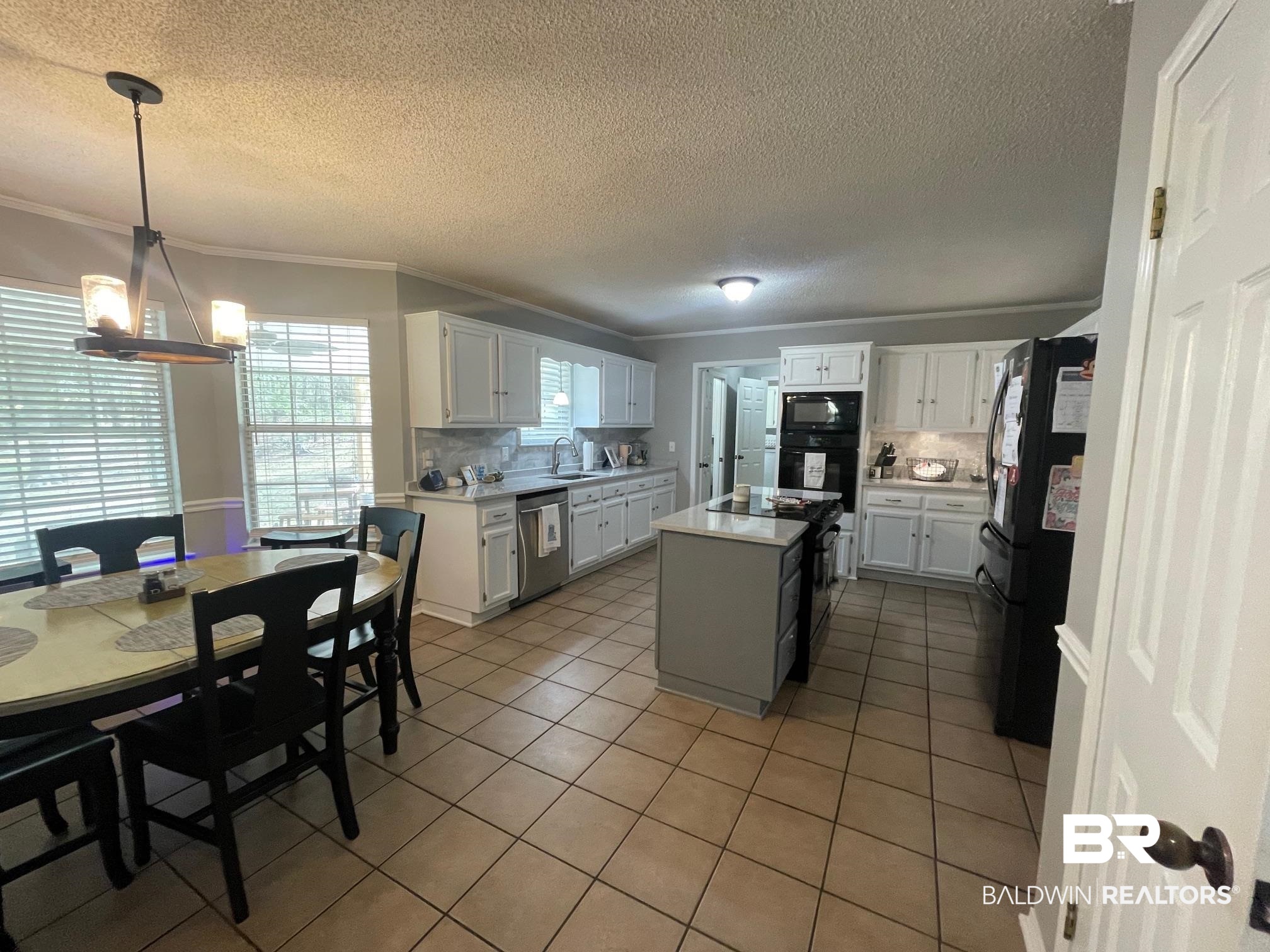 385228 | Photo 12