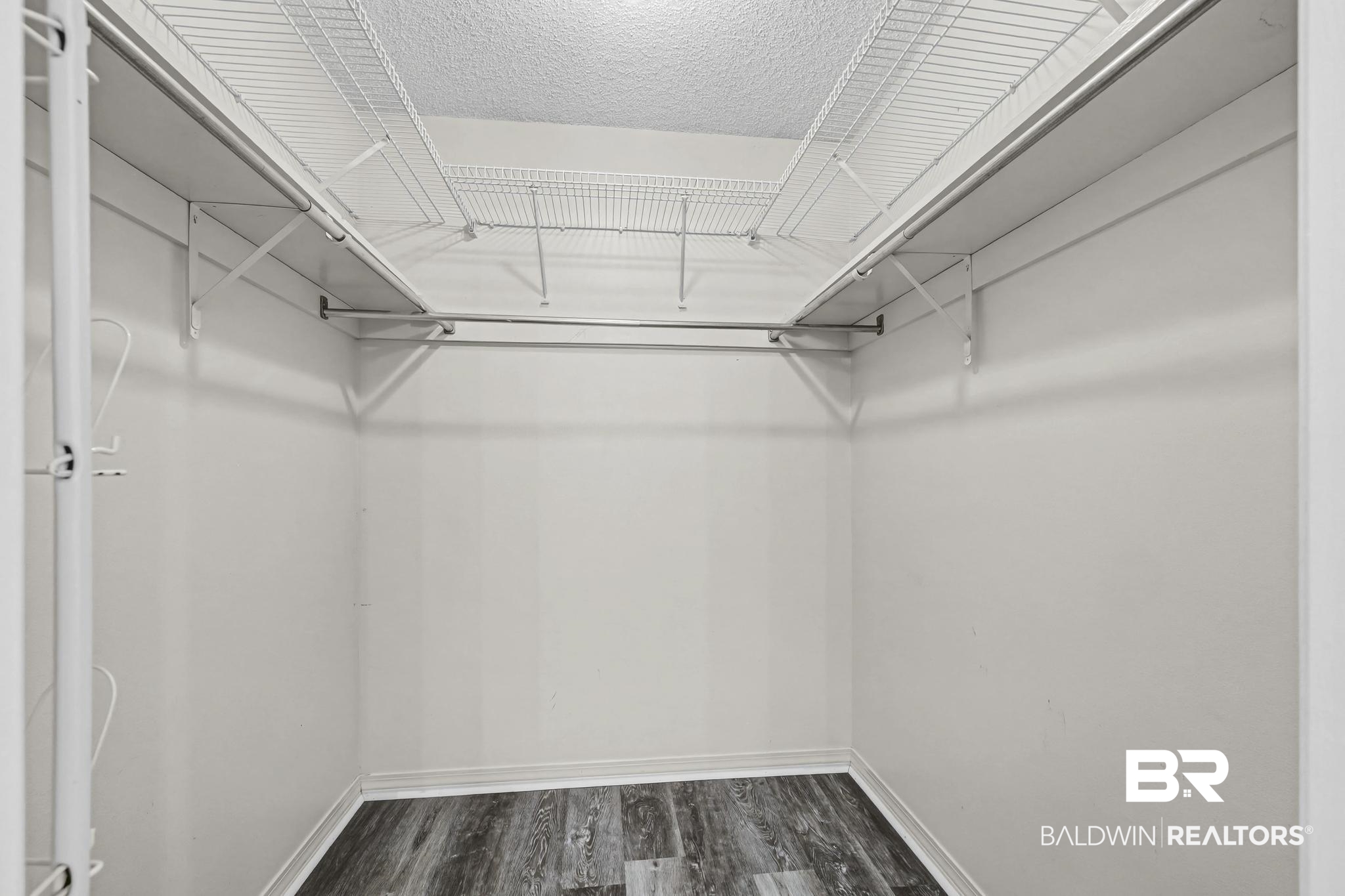 392042 | Photo 23