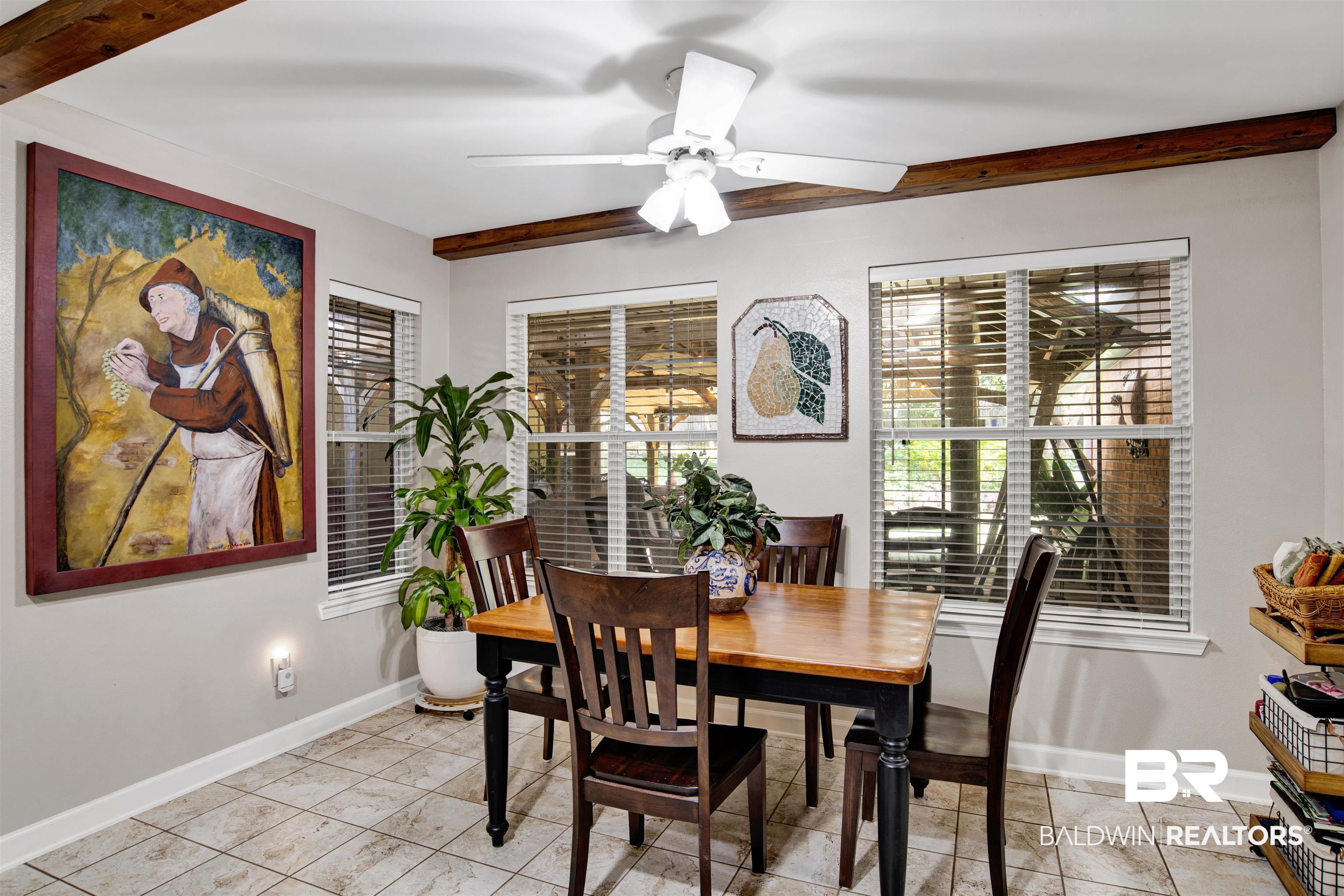 387385 | Photo 18