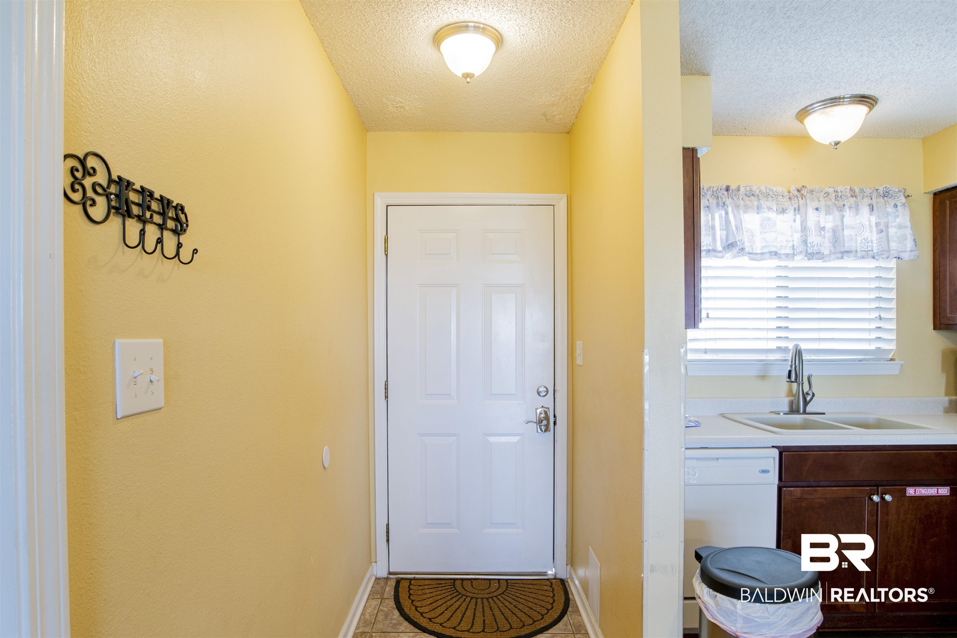 351215 | Photo 23