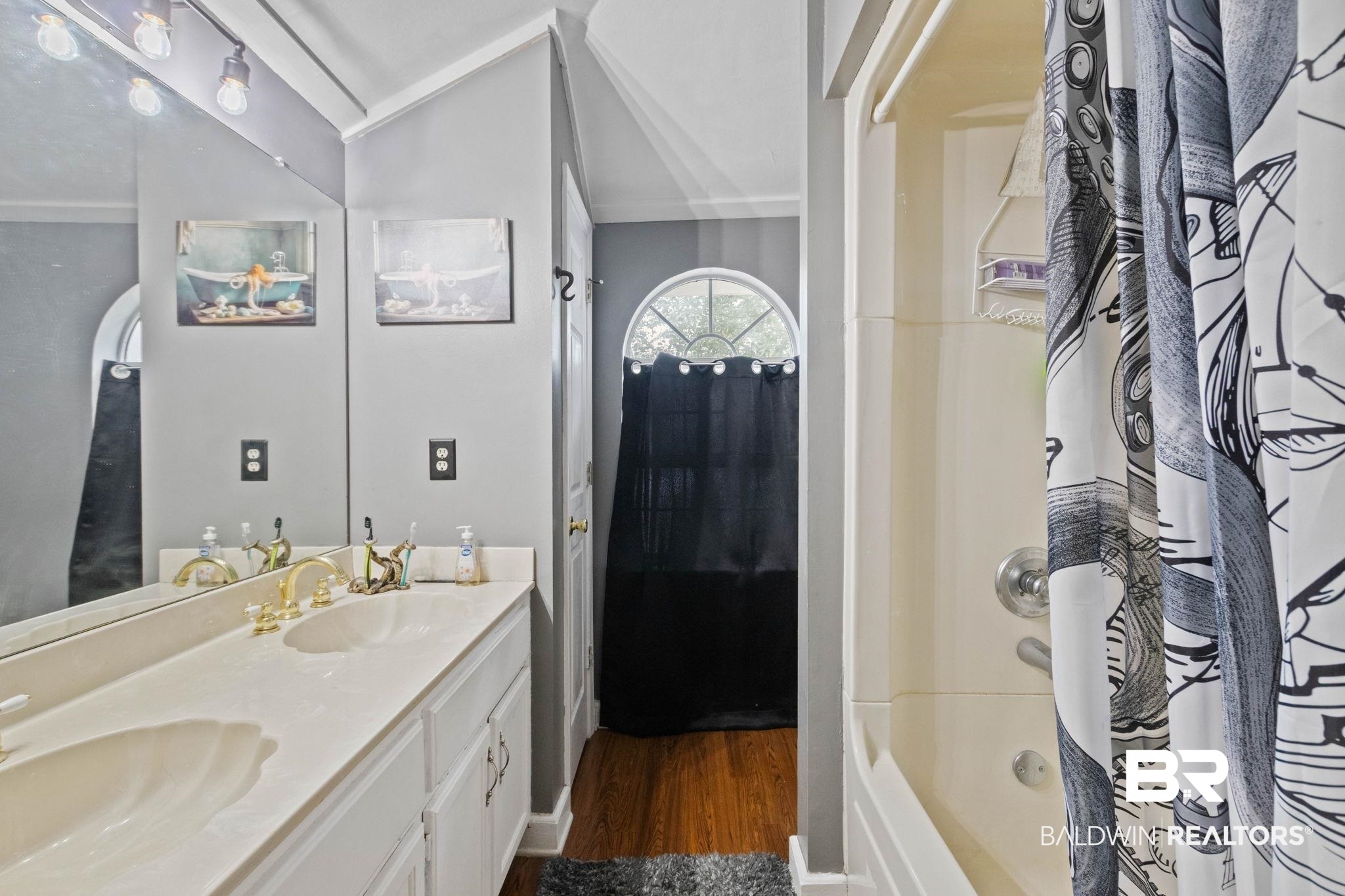 392758 | Photo 21