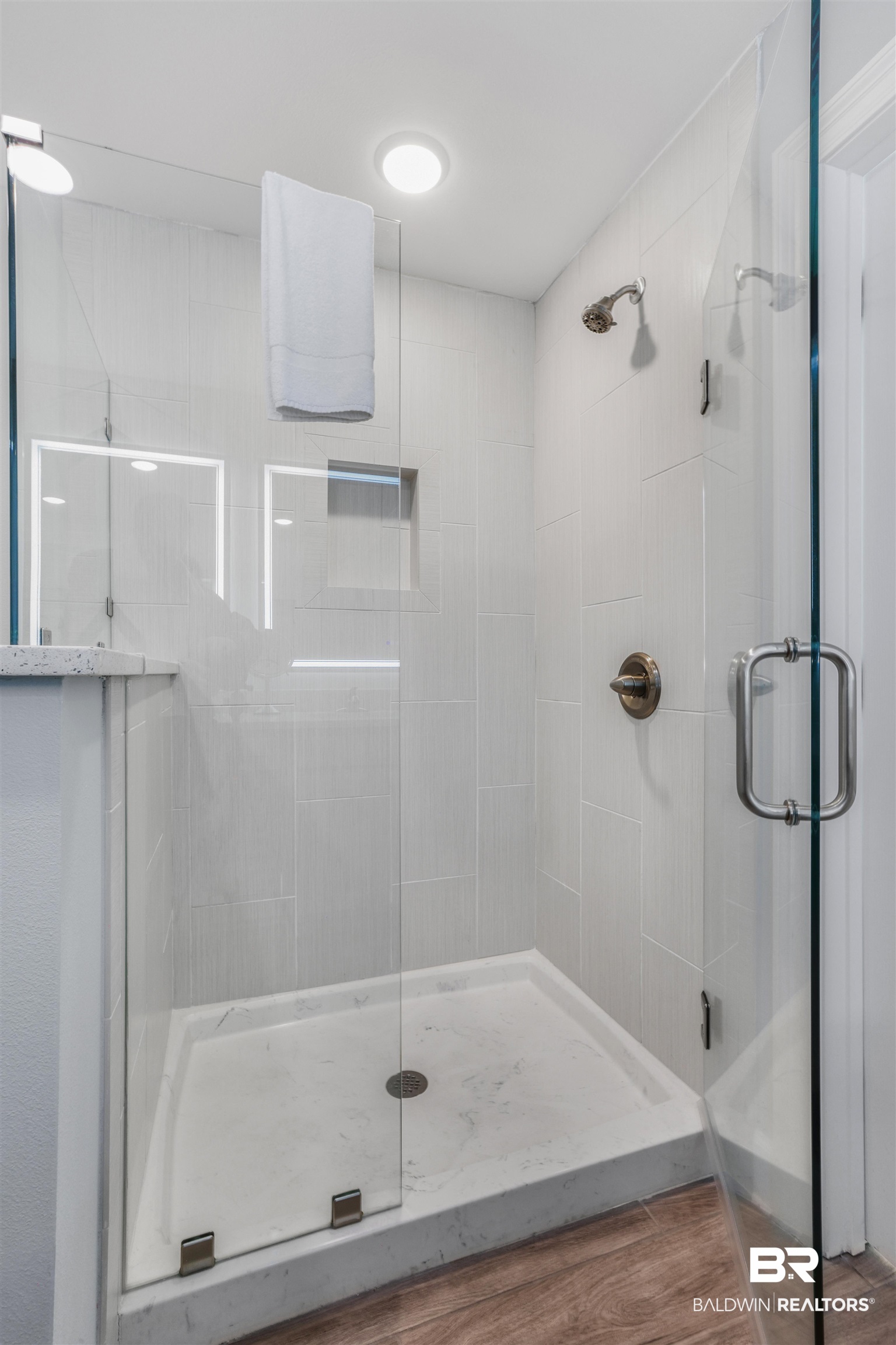 391390 | Photo 15